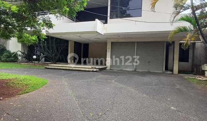 Rumah Strategis Hitung Tanah Area Sriwijaya Selong Kebayoran Baru