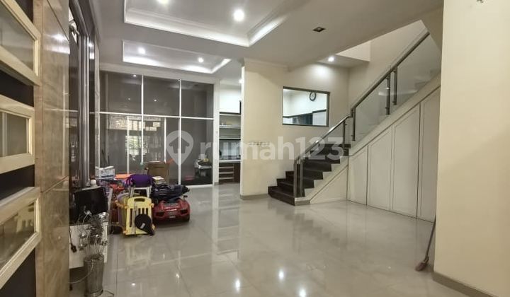 Quick Sale, Move-in Ready Minimalist House in Sunter Bisma, Negotiable