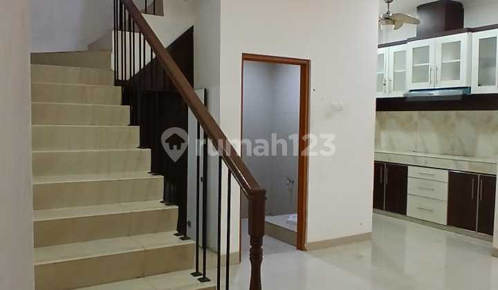 For Rent, Neat House Ready to Occupancy, 2-Car Row in Sunter Hijau