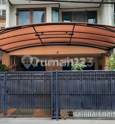 Jual Cepat Rumah Rapih Siap Huni 2½Lt di Pelepah Kelapa Gading, Nego