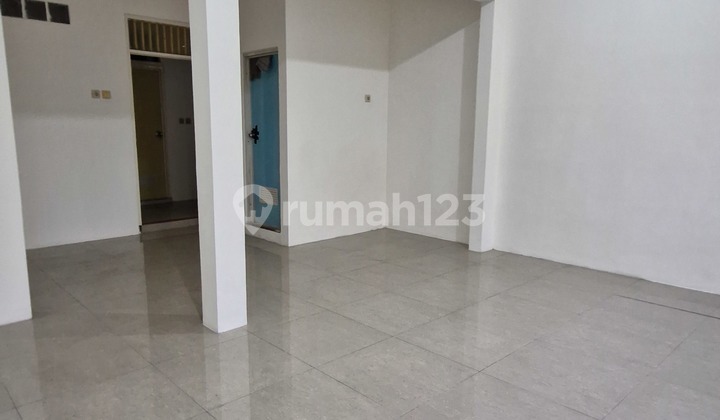 Disewakan, Rumah Minimalis 2Lt Rapih Siap Huni Di BCS 2