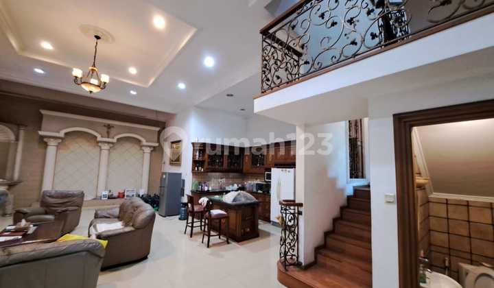 Turun Harga, Jual Cepat Rumah Mewah Row Jalan Lebar Di Villa Gading Indah