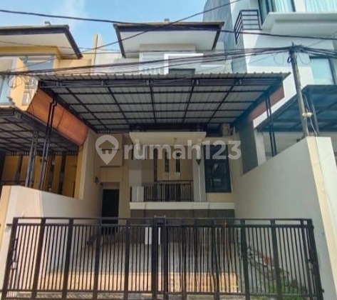 Quick Sale, Neat Minimalist 2.5-Story House Renovated in BCS, Negotiable. Quick Sale, Neat Minimalist 2.5-Story House Renovated in BCS, Negotiable.