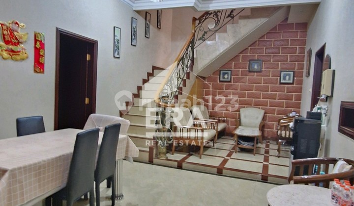 For Sale
Rumah Rapih 2Lt di Taman Nyiur Full Furnish 2