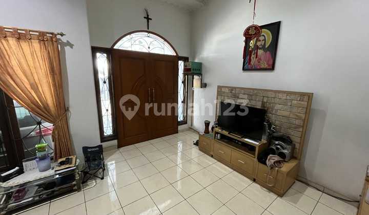 Jual Cepat, Rumah 3Lt Siap Huni Semi Furnish Di Danau Indah 