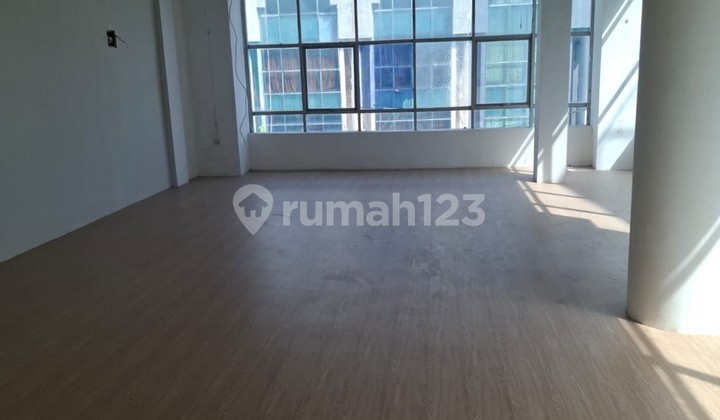 Quick Sale, 4.5-Story Corner Shop Unit at Ruko Royal Sunter, Negotiable 2