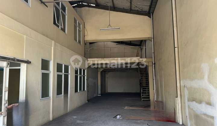 QUICK SALE!! Ready-to-Use Warehouse in Bizpark Cakung, Negotiable (Lv) QUICK SALE!! Ready-to-Use Warehouse in Bizpark Cakung, Negotiable (Lv)