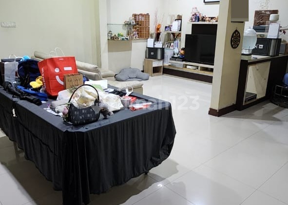 Below NJOP Price! Quick Sale of Neat, Ready-to-Occupy House in Pulomas Residence, Negotiable 2