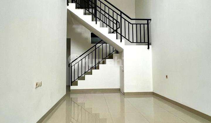 Disewakan!! Rumah 2Lt Rapih Siap Huni di Taman Tirta