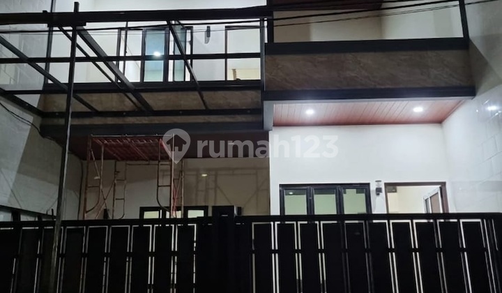 For Rent: New 2-Story House Building in Sunter Agung