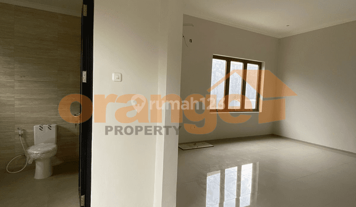 Di Jual Rumah Hook Sudah Renovasi Hadap Timur dan Utara Di Kota Wisata 2