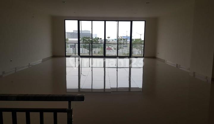 Soho Ebony Island Pik Posisi Bagus