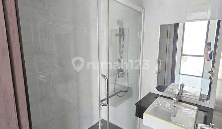 Disewakan Cepat Rumah Kuningan Village 2 Lantai - Hadap Selatan Disewakan Cepat Rumah Kuningan Village 2 Lantai - Hadap Selatan