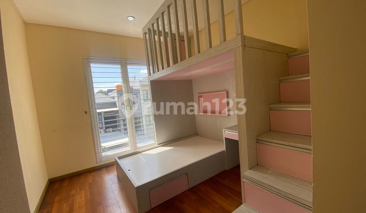 Disewakan Cepat Rumah Layar Permai 3 Lantai Full Furnished