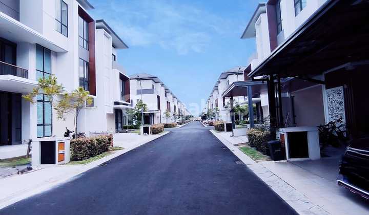 ASYA JAKARTA GARDEN CITY