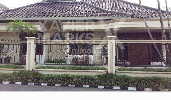 *Dijual Rumah tinggal semi mewah dan terawat,siap huni ,jl Kaluta Tidar .Semi Furnished* 
  1