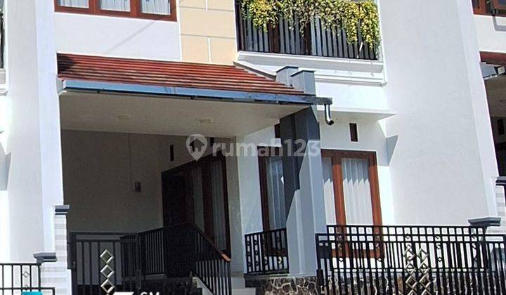 DIJUAL RUMAH TINGGAL/VILLA SANGAT CANTIK SIAP PAKAI DI BATU MALANG 1