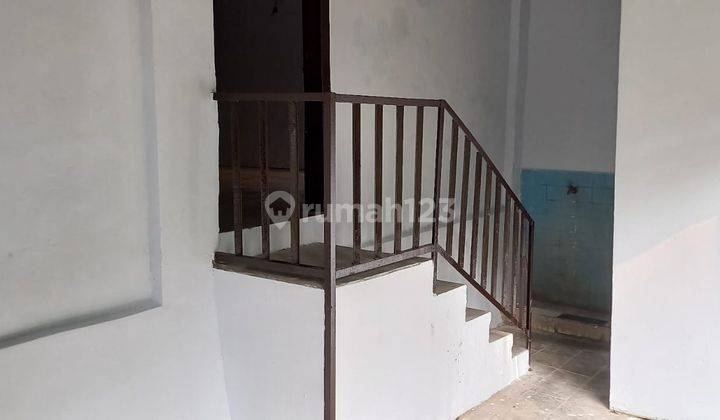 RUMAH 2 LANTAI DI IR RAIS MALANG POROS JALAN 1