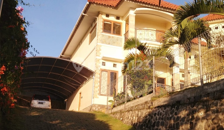 DIJUAL VILLA DI PANDERMAN HILL BATU MALANG,SANGAT BAGUS TERAWAT DAN BERSIH,FASILTAS BANYAK.