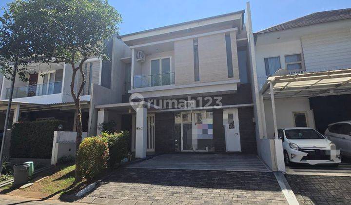 Disewakan Rumah 2 Lantai Siap Huni Semi Furnish di Woodland Citraland 1