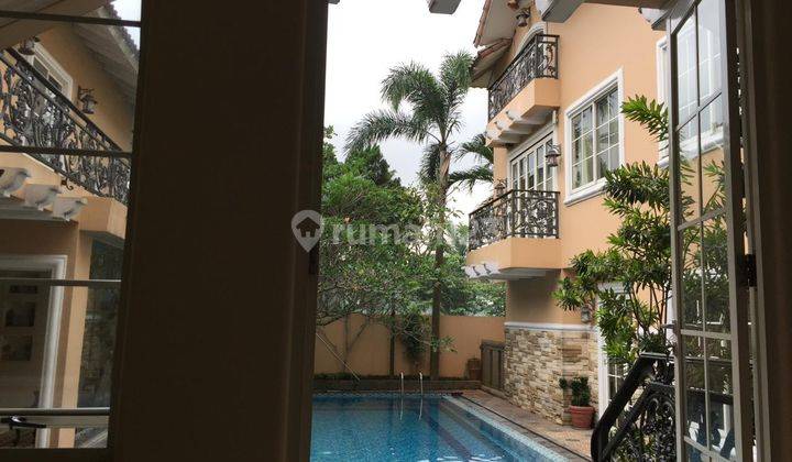 Dijual Rumah Mewah With Pool Semi Furnish di Lippo Karawaci  2