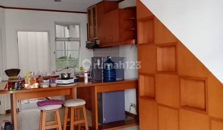 Disewakan Rumah Townhouse Furnish Taman Elok Lippo Karawaci ! 1