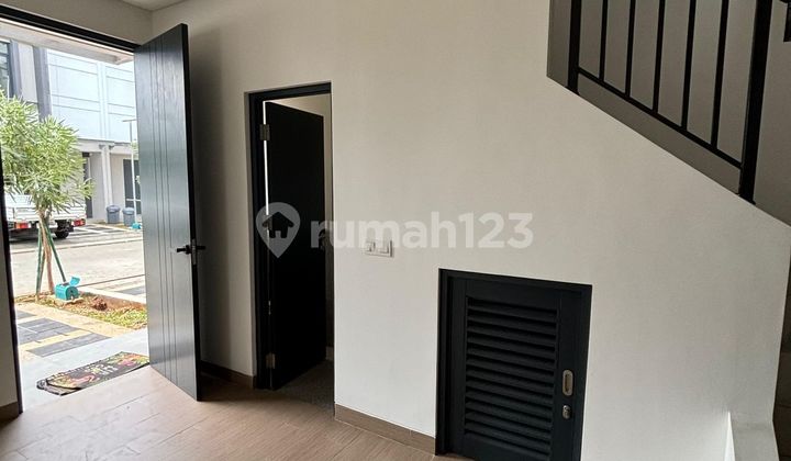 For Rent 3-Story Soho Latinos at Delatinos BSD City!