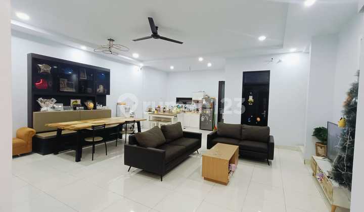 For Sale 2-Story Move-in Ready House in Foresta BSD City! 2