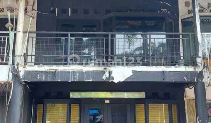 Ruko 3 Lantai di Lokasi Strategis Griya Loka Bsd City 