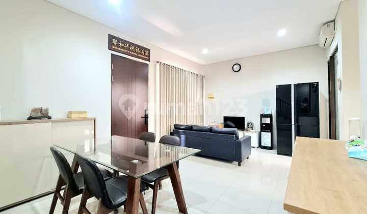 Quick Sale Semi Furnished House in The Eminent BSD City! Quick Sale Semi Furnished House in The Eminent BSD City!