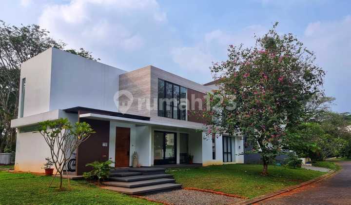 Dijual Rumah Cantik Minimalis dekat Danau di BSD City ! 1