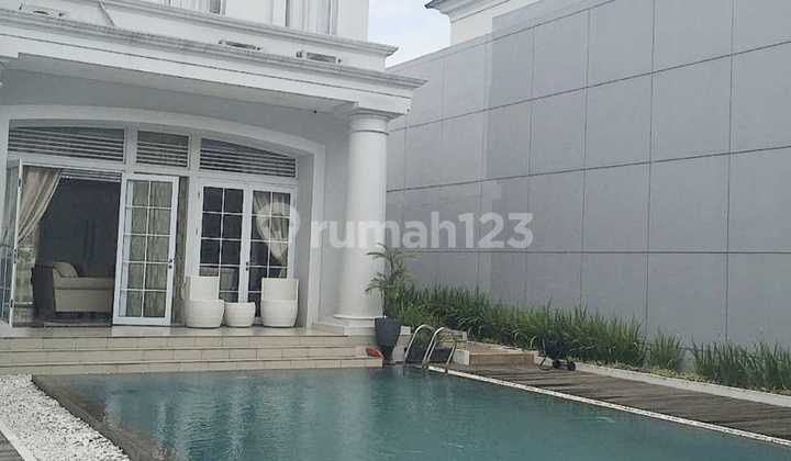 Dijual Rumah Mewah dgn pool di kawasan de Park BSD City !