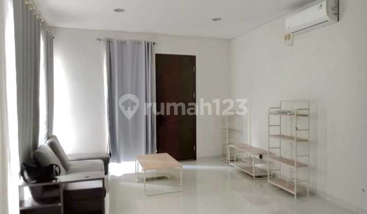 Dijual Rumah Semi Furnished 3 Lantai di Whelford BSD City! Dijual Rumah Semi Furnished 3 Lantai di Whelford BSD City!