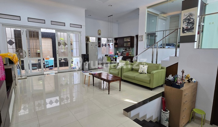 Dijual Cepat Rumah Bangunan Mandiri 2 Lantai di Puspitaloka BSD City !