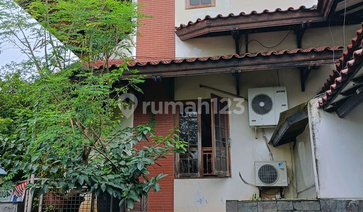 House for Sale in Kedoya at a Low Price Close to NJOP in Surya Widuri