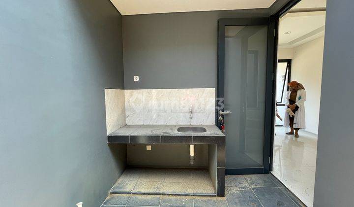 Rumah Cantik Semi Furnised Siap Huni dekat Stasiun Cisauk