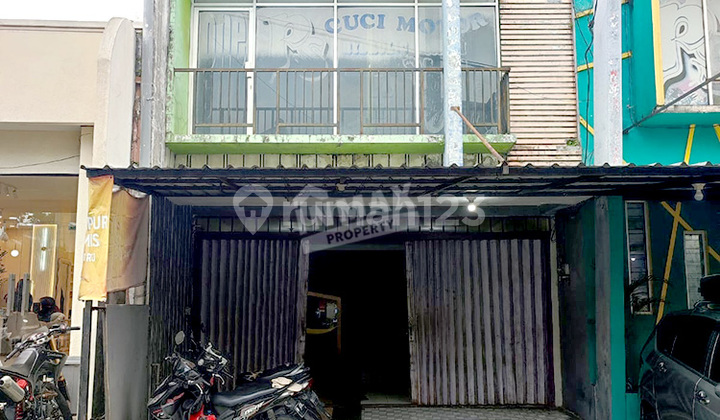 Quick Sale of Spacious Shop House in Strategic Location in Rajekwesi Kawi Area Quick Sale of Spacious Shop House in Strategic Location in Rajekwesi Kawi Area