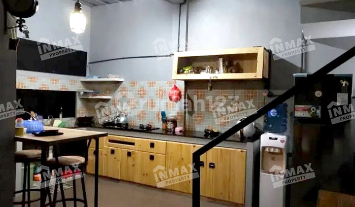 Quick Sale 2-Story House, Semi-Furnished Location Pandanwangi Green Park 2