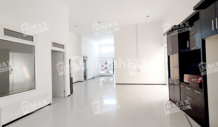 Spacious House, Many Rooms, Strategic Location in the River Area - Lowokwaru 2