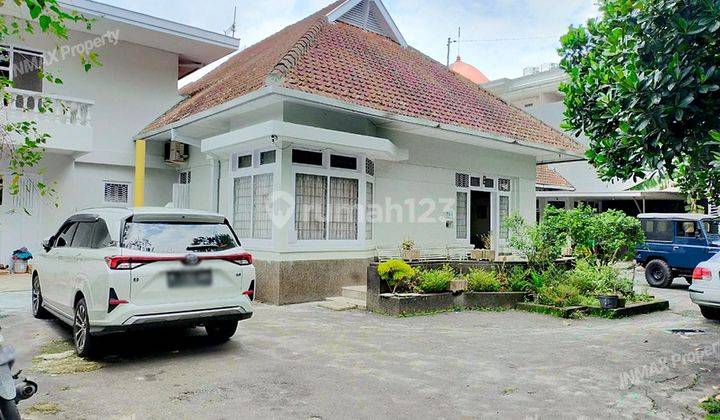 Rumah Kuno SHM Semifurnished Bagus Lokasi Di Raya Ijen Malang 1