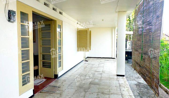 Rumah Kuno Bagus Semi Furnished SHM Pulau Pulau, Malang 2