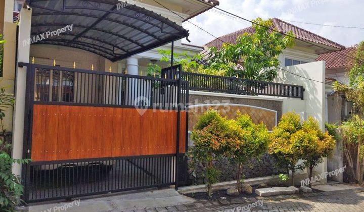 Rumah 2 Lantai Bagus Semi Furnished SHM di Riverside, Malang 1