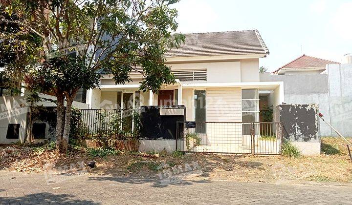 Rumah Butuh Renovasi Unfurnished SHM di Greenwood Golf Araya, Malang 1