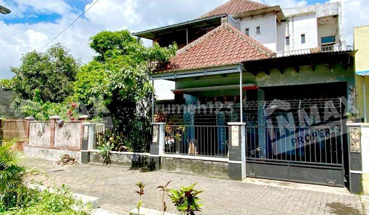 Rumah 2 Lantai Butuh Renovasi Semi Furnished SHM di Karanglo Indah, Malang 1