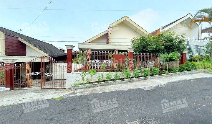 Villa Luas Dekat Tempat Wisata Di Simpang Flamboyan Batu 1