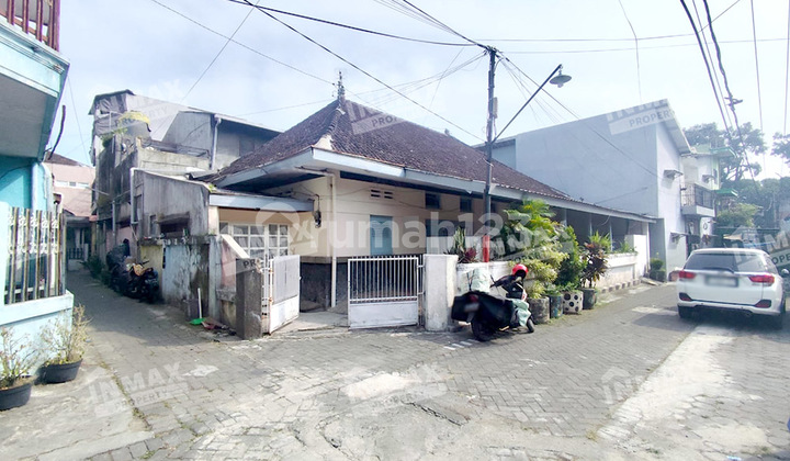 Boarding House Many Rooms Strategic Location Near Unibraw Campus