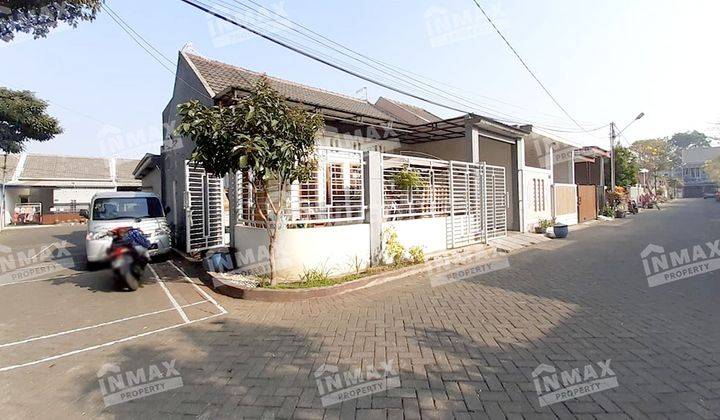 Rumah 2 Lantai Bagus Semi Furnished SHM di Permata Royal Garden, Malang 1