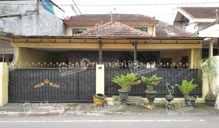 Rumah Bagus Semi Furnished SHM di Ikan Paus, Malang 1