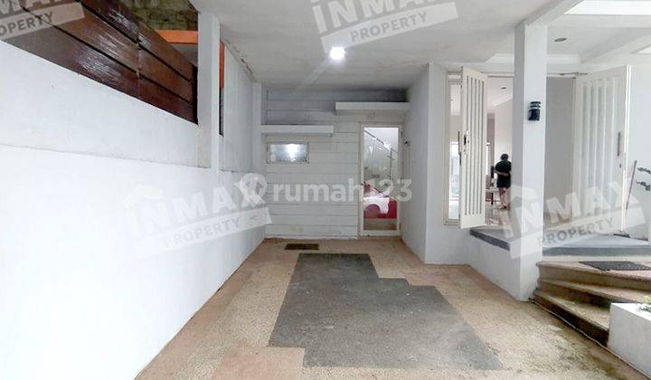 Rumah 2 Lantai Bagus Semi Furnished SHM di Villa Puncak Tidar, Malang 2