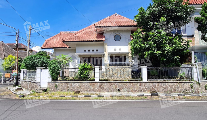 Rumah Bagus Minimalis Bangunan 2 Lantai Di Taman Sulfat, Lowokwaru, Malang Kota